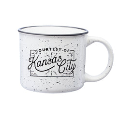 Halb volles Trinkgeschirr mit freundlicher Genehmigung von Kansas City Mug