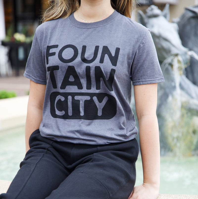 Kreative Minds Fountain City T-Shirt – Grau