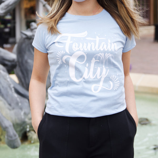 Kreative Minds Fountain City Damen T-Shirt – Hellblau