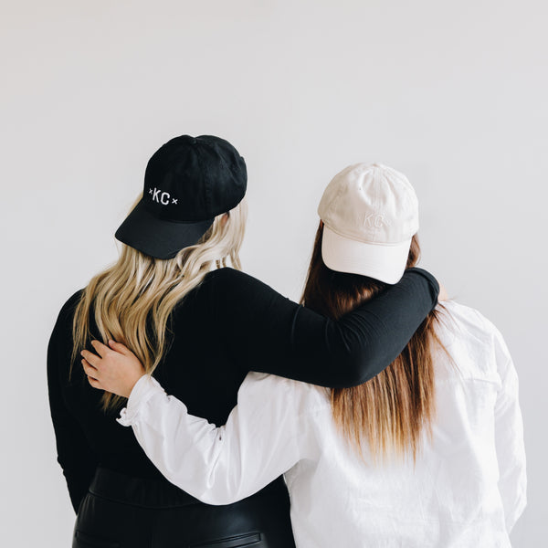 MADE MOBB KC Dad Hat – Schwarz