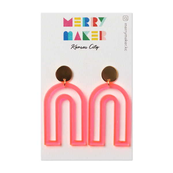Merry Maker Arch Ohrringe – Fluoreszierendes Rosa