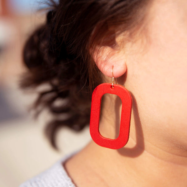 Bloch-Ohrringe aus Nickel und Wildleder – Rot